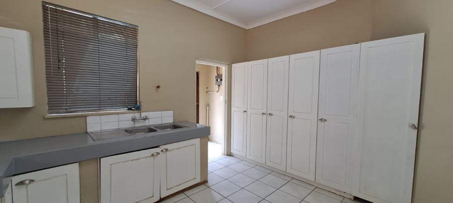 5 Bedroom Property for Sale in Hospitaalheuwel Free State